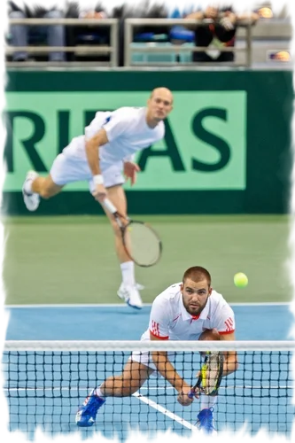 the 'i' formation in doubles tennis